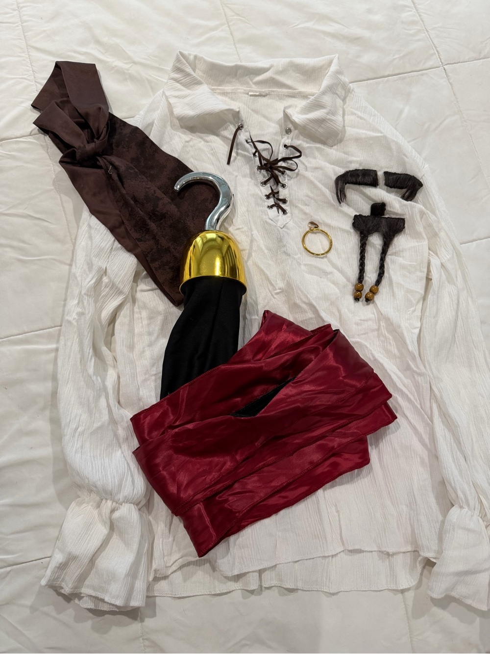 Men’s Pirate Costume and Accessories